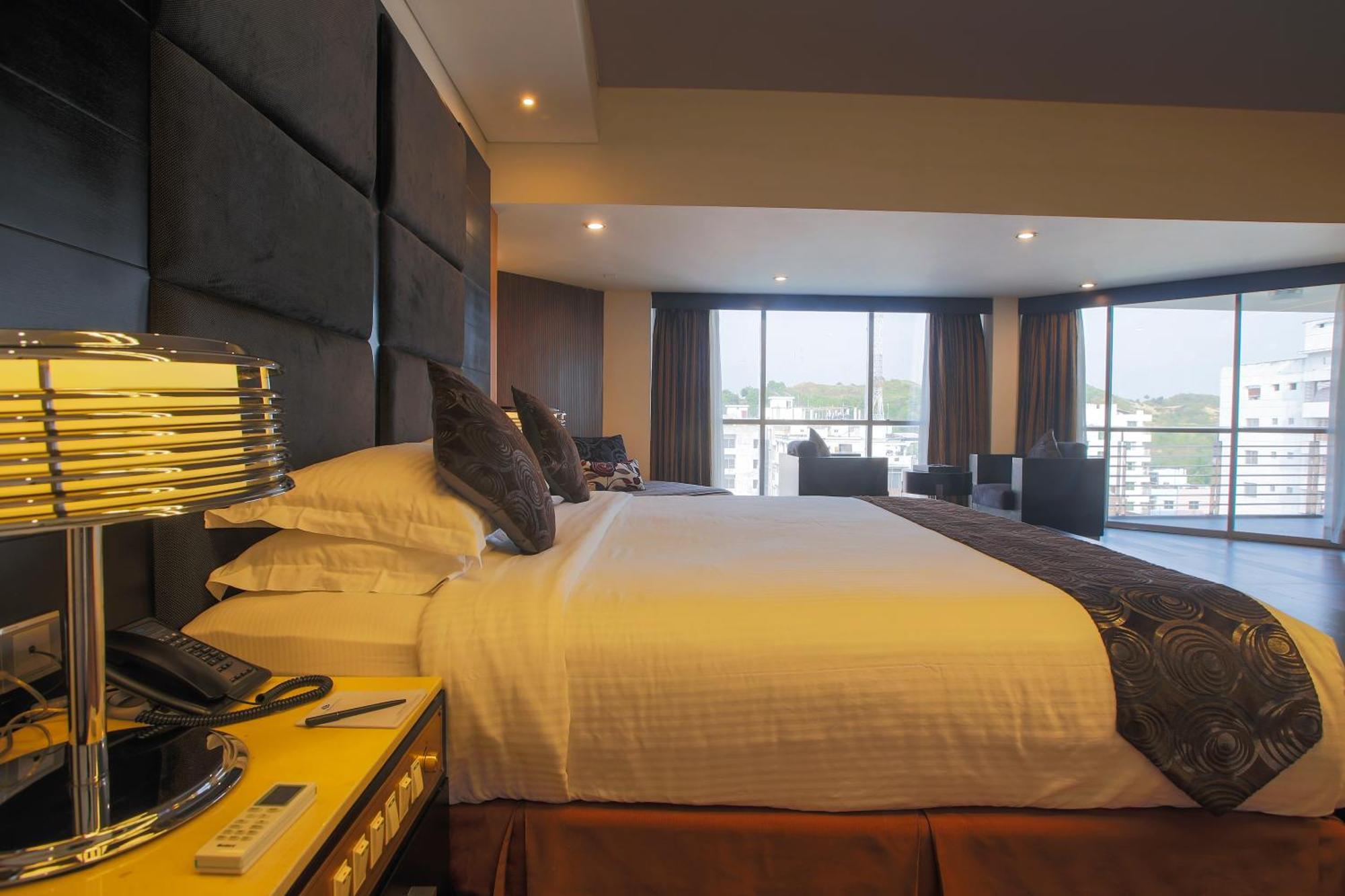 Long Beach Hotel Cox's Bazar Esterno foto