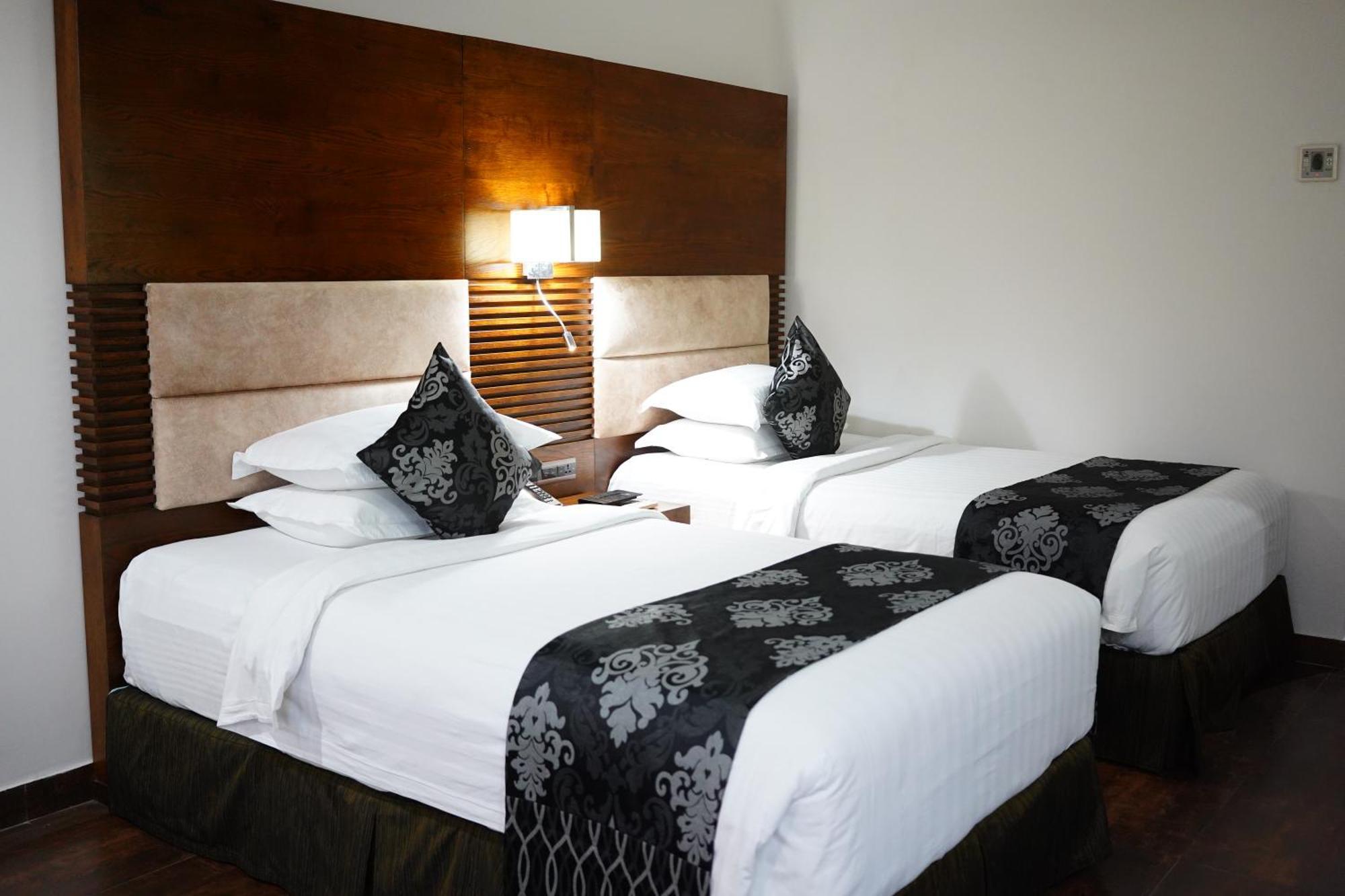 Long Beach Hotel Cox's Bazar Esterno foto